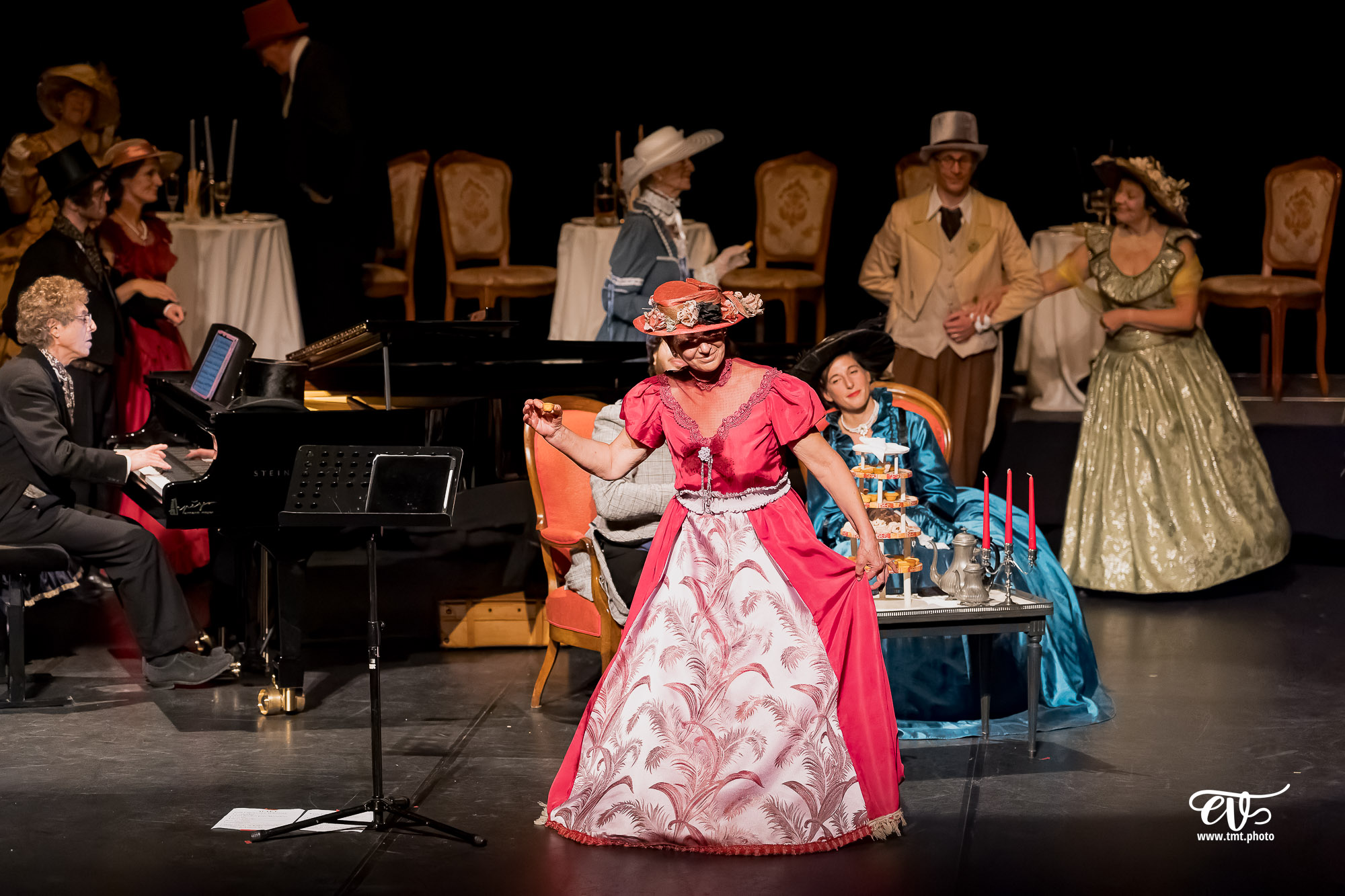 DANS LE SALON DE ROSSINI